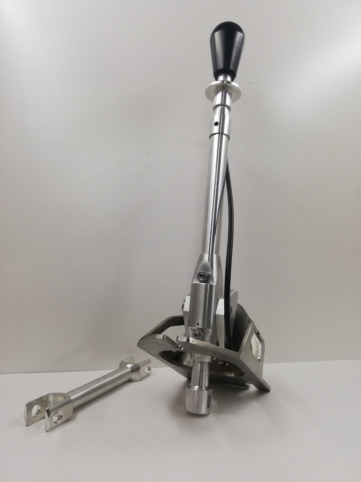 N54 – RTD BMW Aluminum Shifter – REVO1 LOCKOUT
